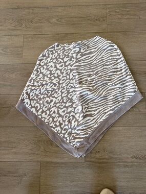Barefoot Dreams Taupe & Cream Animal Print Wrap